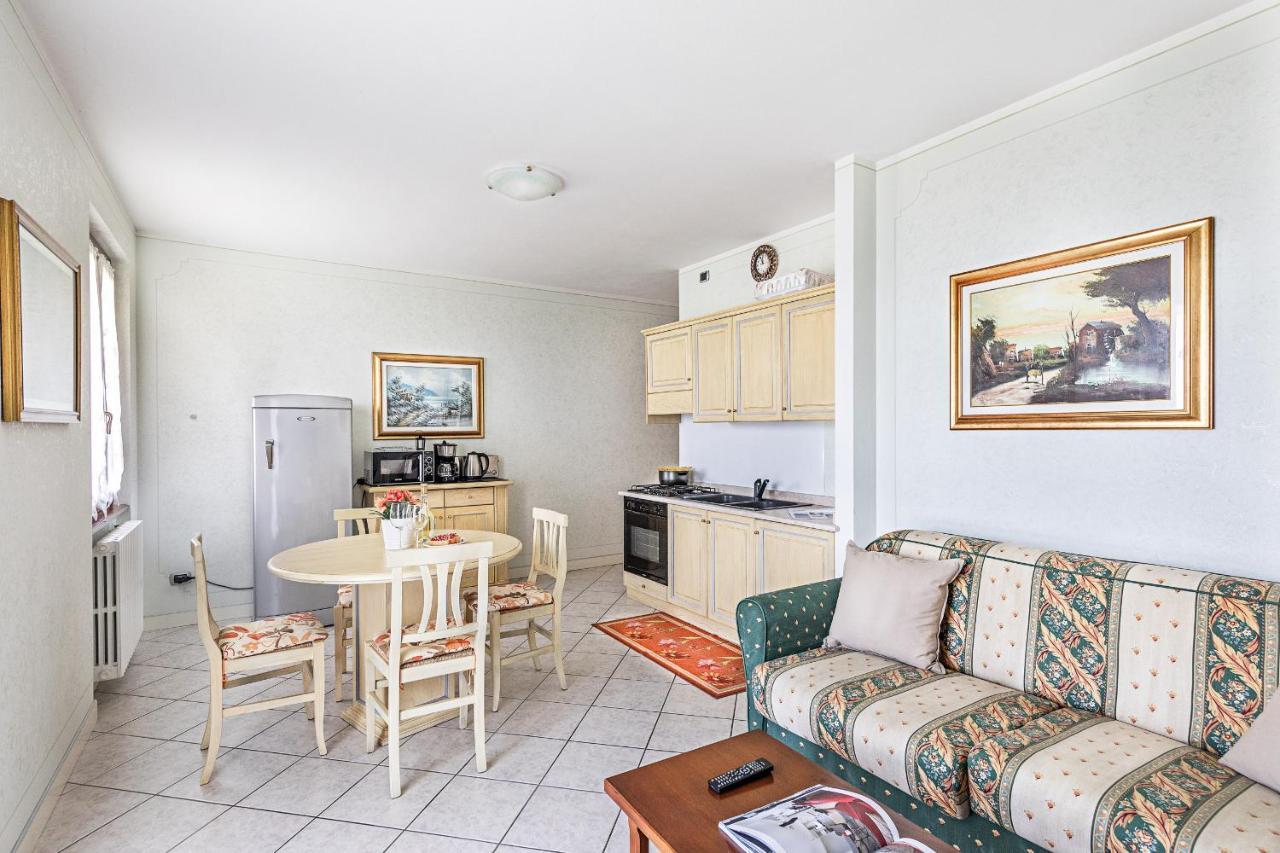 I Mosaici Apartments By Wonderful Italy Sirmione Ngoại thất bức ảnh