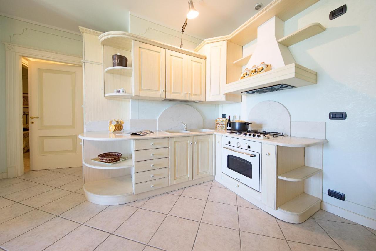 I Mosaici Apartments By Wonderful Italy Sirmione Ngoại thất bức ảnh