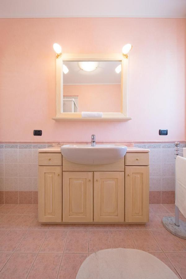 I Mosaici Apartments By Wonderful Italy Sirmione Ngoại thất bức ảnh